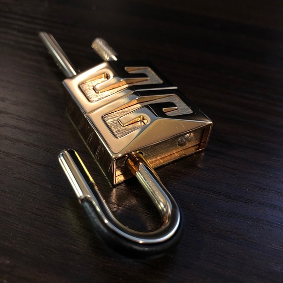 Givenchy,  Lover’s Lock Padlock by Mattew Williams - Picture 5 of 8